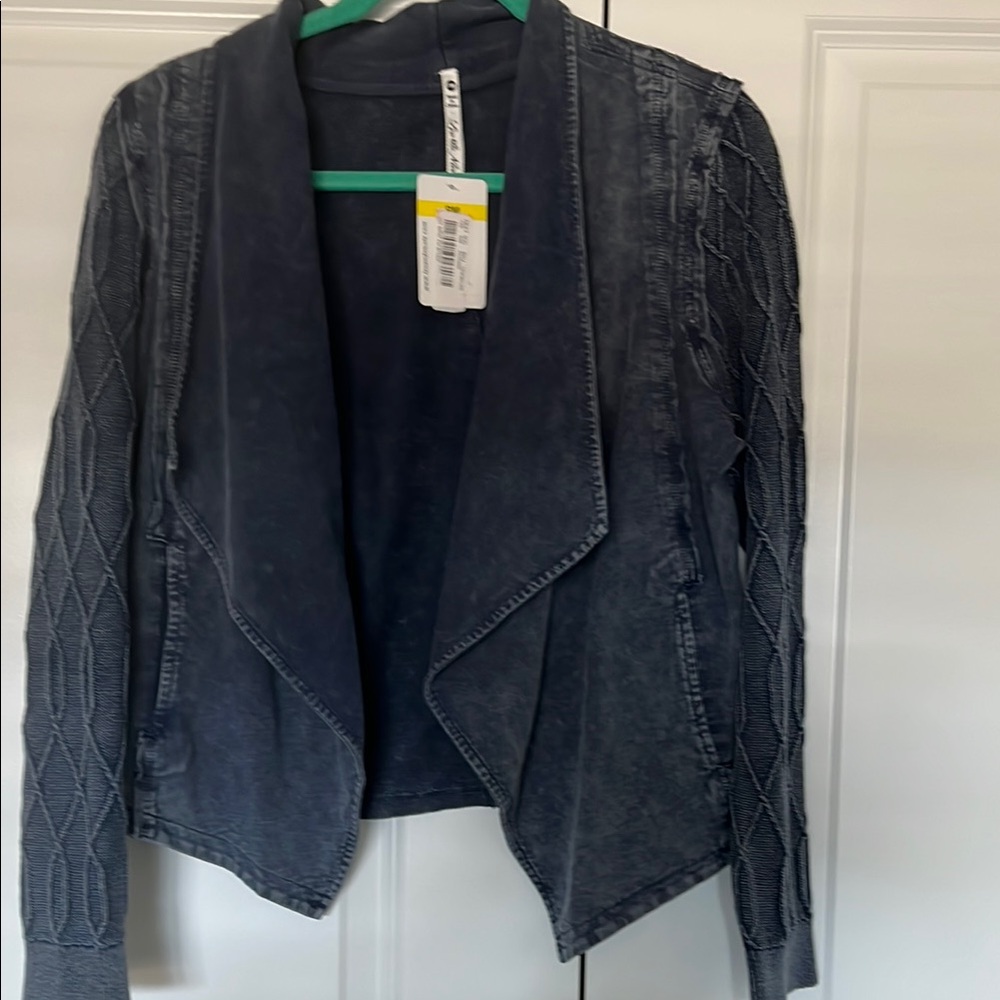 Blue Jean Jacket with Open Front Design and Long Sleeves